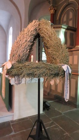 03Erntekrone3.jpg 03Erntekrone3.jpg