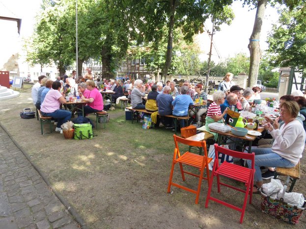 3Buergepicknick20250821.jpeg